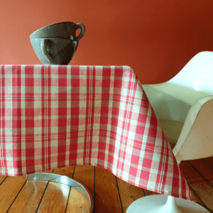 Nappe à carreaux rouges en tissu kelsch alsacien