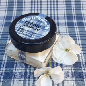 Pot carré crème de soin réparatrice pour le visage ingrédients bios et naturels