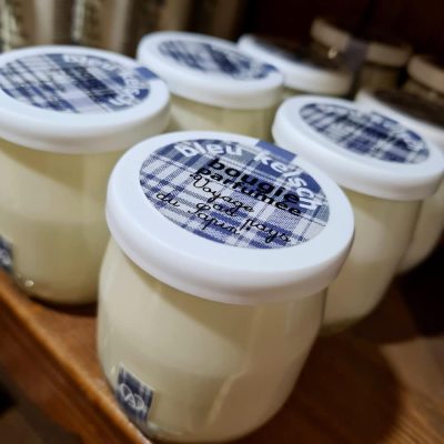 petite bougie parfumée pot de yaourt - bleu kelsch